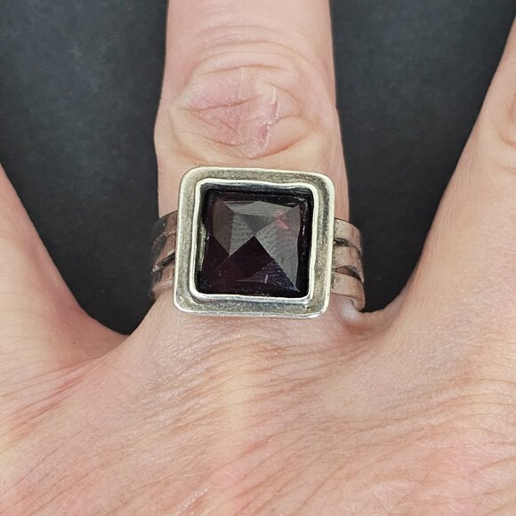 Vintage Sterling Silver Garnet Ring Sz 8.25 Square Wide Cut Out Wavy Band Chunky - Picture 14 of 16